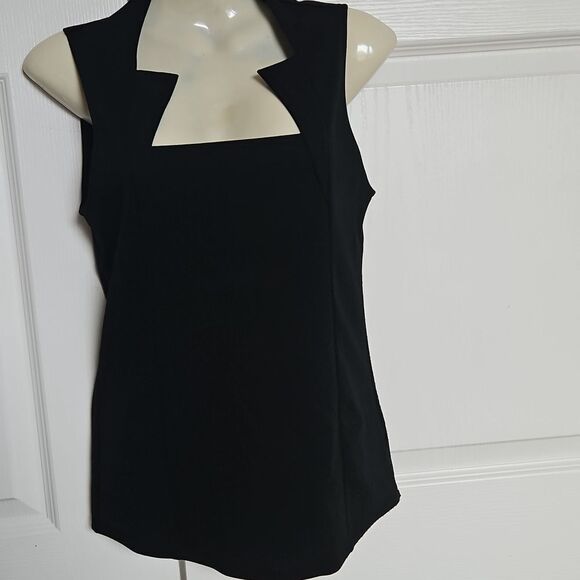 Elegant Black Sleeveless Top - Picture 10 of 16